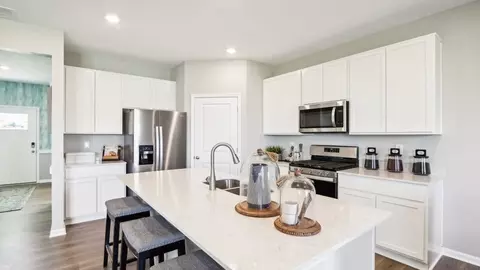 Kitchen - 8041 Wesleyan Dr, Avon, IN 46123 photo 4 of 5