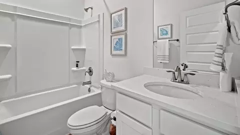 Bath - 5766 Windham Rd, Milton, FL 32571 photo 3 of 7