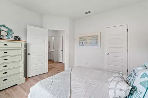 Bedroom - 5766 Windham Rd, Milton, FL 32571 photo 9 of 11