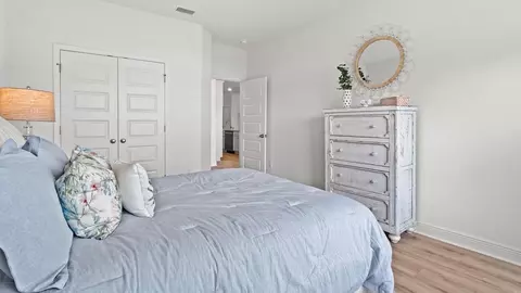 Bedroom - 5766 Windham Rd, Milton, FL 32571 photo 4 of 11