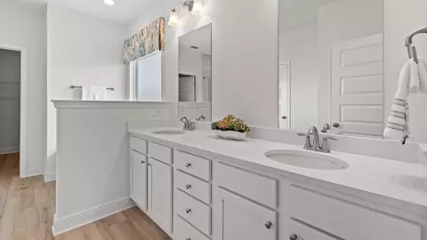 Bath - 5766 Windham Rd, Milton, FL 32571 photo 1 of 7