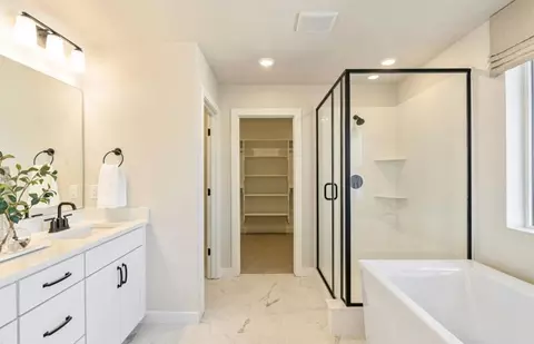 Bath - 4850 N Topaz Dr, Eagle Mountain, UT 84005 photo 3 of 7