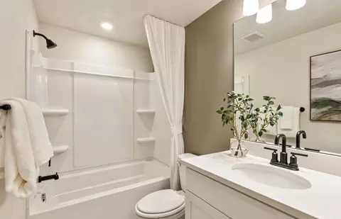 Bath - 4850 N Topaz Dr, Eagle Mountain, UT 84005 photo 5 of 7