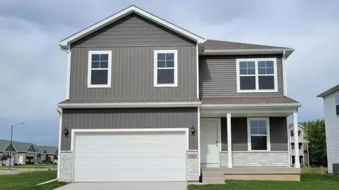 2783 Cecelia Dr, Hiawatha, IA 52233
