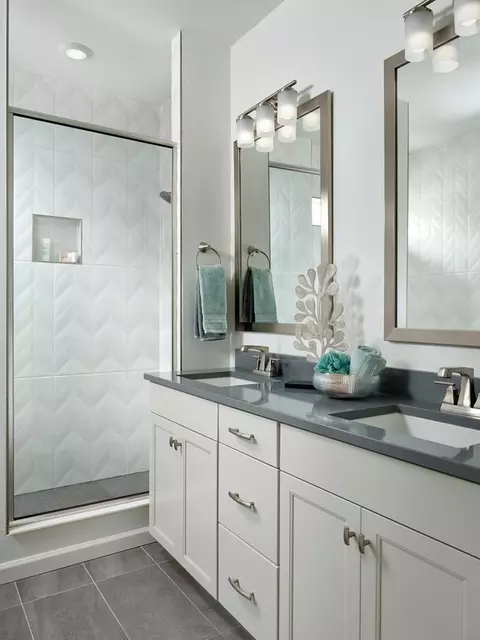 Bath - 24512 E 34th Ave, Aurora, CO 80019 photo 1 of 1