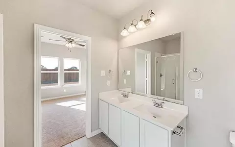 Bath - 13019 Stone Valley Way, Conroe, TX 77303 photo 1 of 7