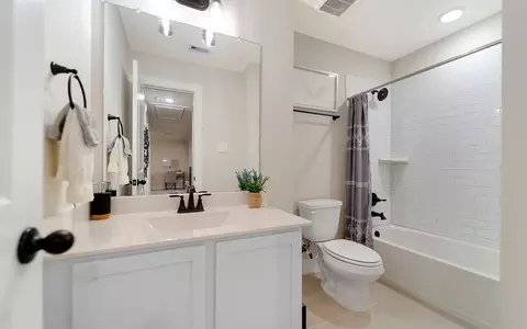 Bath - 13019 Stone Valley Way, Conroe, TX 77303 photo 6 of 7