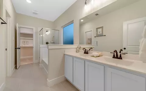 Bath - 13019 Stone Valley Way, Conroe, TX 77303 photo 4 of 7