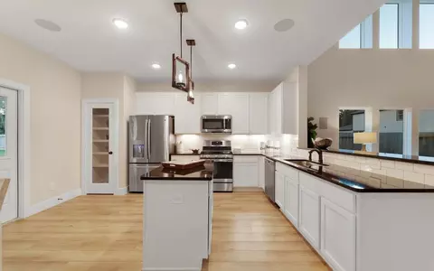 Kitchen - 13019 Stone Valley Way, Conroe, TX 77303 photo 3 of 5