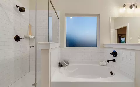 Bath - 13019 Stone Valley Way, Conroe, TX 77303 photo 5 of 7