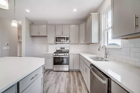 Kitchen - 200 Shyla Ct, Monroe, OH 45050 photo 3 of 4