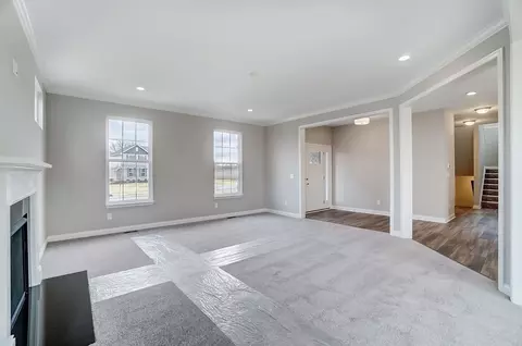 Living - 200 Shyla Ct, Monroe, OH 45050 photo 2 of 4
