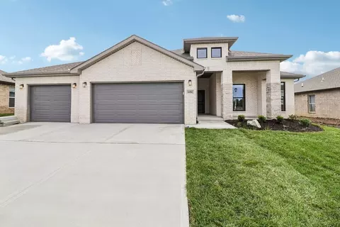 16582 W 166th Ct, Olathe, KS 66062