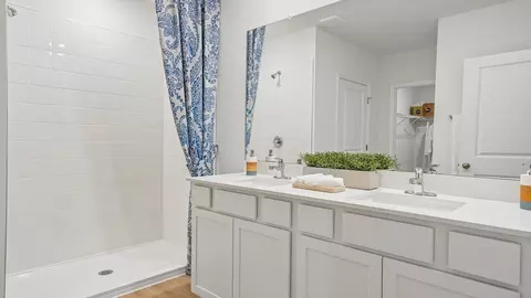 Bath - 17752 Silver Shadows Loop, Spring Hill, FL 34610 photo 2 of 8