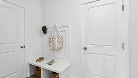 Entry Way - 1138 Winterfield Blvd, Franklin, IN 46131 photo 3 of 5