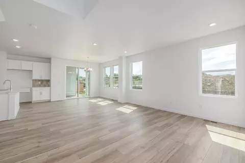 Living - 2652 E 103rd Ave, Thornton, CO 80229 photo 2 of 9