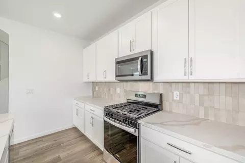 Kitchen - 2652 E 103rd Ave, Thornton, CO 80229 photo 3 of 5