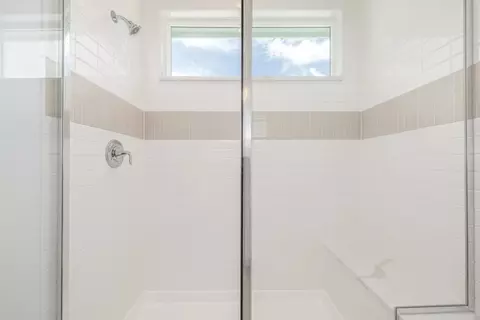 Bath - 2652 E 103rd Ave, Thornton, CO 80229 photo 3 of 4