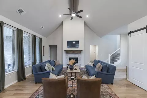 Living - 8701 Stark St, Arcadia, OK 73007 photo 7 of 11