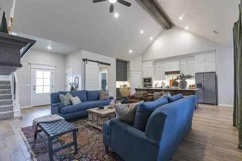 Living - 8701 Stark St, Arcadia, OK 73007 photo 10 of 11