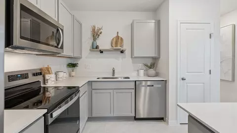 Kitchen - 5515 Taverna Loop, Winter Haven, FL 33884 photo 1 of 2