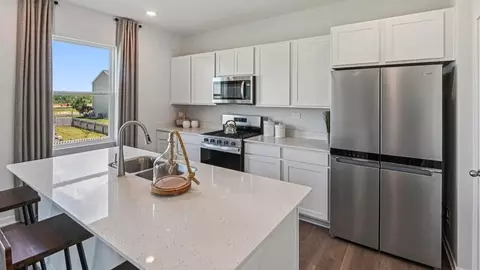 Kitchen - 6807 Applegate Dr, Plainfield, IL 60586 photo 8 of 10