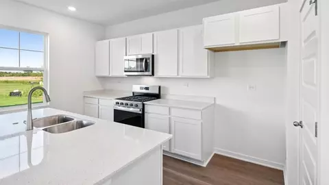 Kitchen - 6807 Applegate Dr, Plainfield, IL 60586 photo 4 of 10