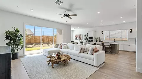 Living - 1943 Oasis Rd S, Madera, CA 93636 photo 1 of 2