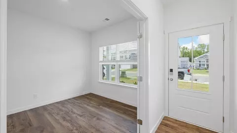 Entry Way - 7372 Bendire Loop, Hixson, TN 37343 photo 2 of 9