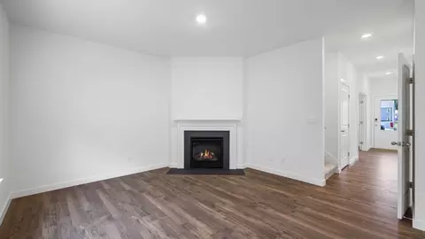 Living - 7372 Bendire Loop, Hixson, TN 37343 photo 2 of 5