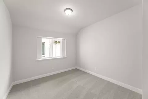 Bedroom - 601 Trinity St, Van Alstyne, TX 75495 photo 6 of 7