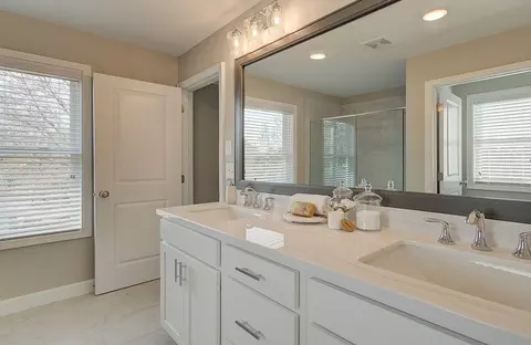 Bath - 201 Admor Ln, Acworth, GA 30102 photo 1 of 14