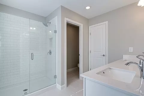 Bath - 201 Admor Ln, Acworth, GA 30102 photo 5 of 14