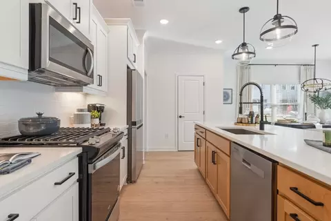 Kitchen - 201 Admor Ln, Acworth, GA 30102 photo 18 of 22
