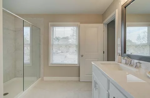 Bath - 201 Admor Ln, Acworth, GA 30102 photo 3 of 14