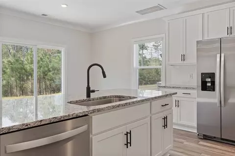 Kitchen - 26 Hibiscus Dr Hampstead, Hampstead, NC 28443 photo 5 of 7