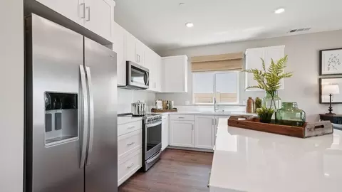 Kitchen - 31359 Vine Leaf Ct, Winchester, CA 92596 photo 4 of 4