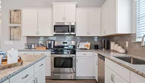 Kitchen - Aspen Ln, Athens, AL 35611 photo 10 of 14