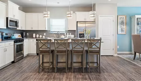 Kitchen - Aspen Ln, Athens, AL 35611 photo 9 of 14