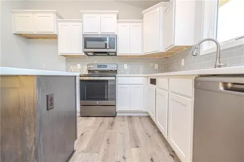 Kitchen - Locust Street, Waukee, IA 50263 photo 2 of 4