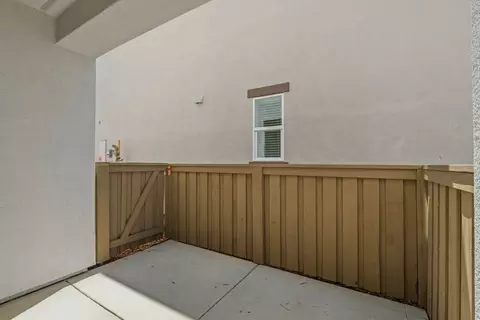 Exterior - 1095 Goffey Cir, Galt, CA 95632 photo 4 of 8