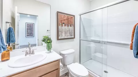 Bath - 618 Fraser Loop, Dayton, NV 89403 photo 4 of 5