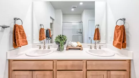 Bath - 618 Fraser Loop, Dayton, NV 89403 photo 1 of 5