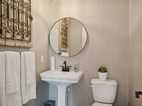 Bath - 21515 Vineyard View Dr, Waller, TX 77484 photo 3 of 4