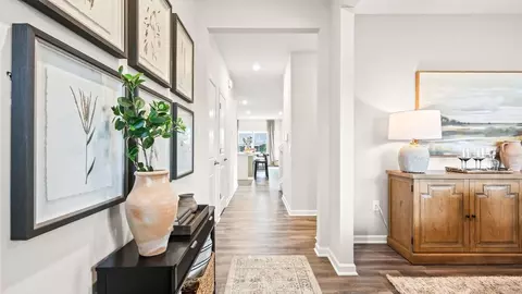 Entry Way - 1944 Willoughby Ave, Springfield, OH 45503 photo 6 of 7
