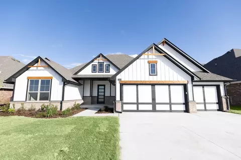 11013 NW 90th St, Yukon, OK 73099