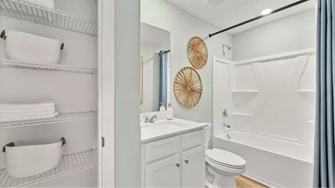 Bath - 306 Mahan Dr, Perry, GA 31069 photo 3 of 4
