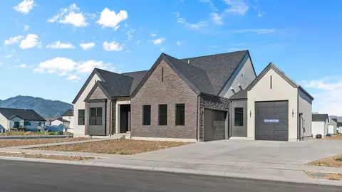 Exterior - 718 N 1600 E, Salem, UT 84653 photo 2 of 13