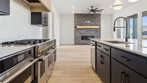 Kitchen - 718 N 1600 E, Salem, UT 84653 photo 5 of 10