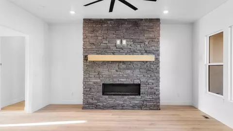 Living - 718 N 1600 E, Salem, UT 84653 photo 1 of 5
